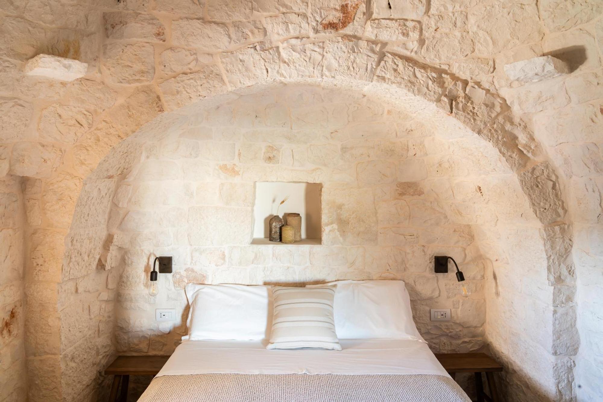 Trullo Jale - Boutique Apartments Ostuni Exterior photo