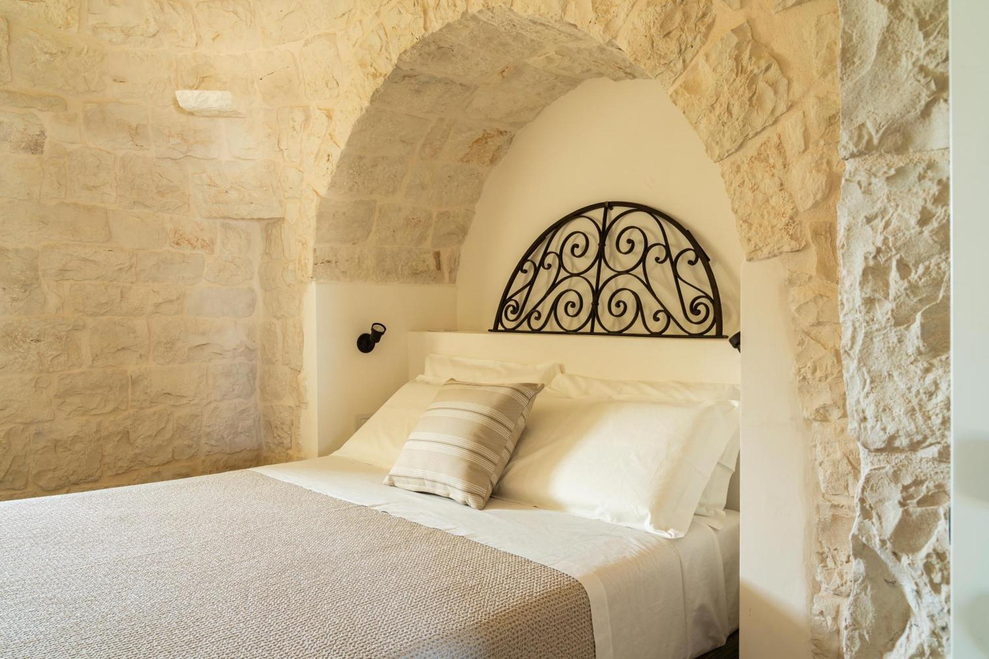 Trullo Jale - Boutique Apartments Ostuni Exterior photo
